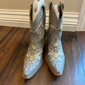 Blue Gray Embroidered Women's Cowgirl Boots